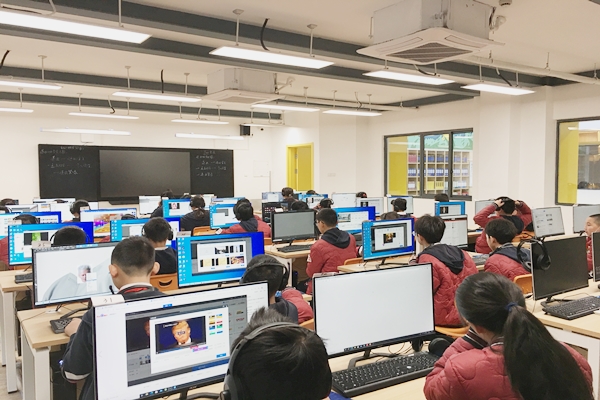 电脑教室-1.jpg